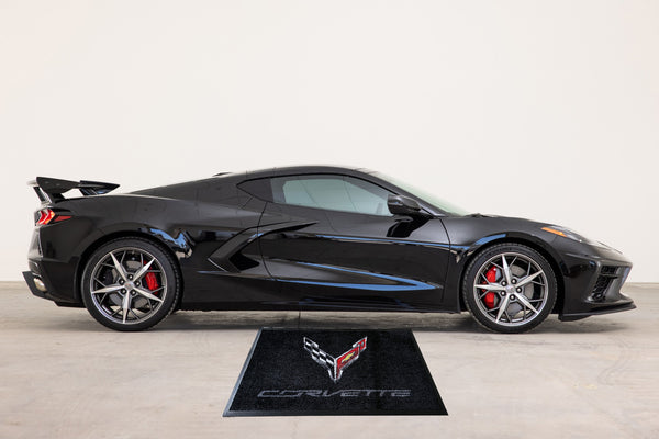 Corvette C8 Crossed Flags Floor Door Garage Mat, Black